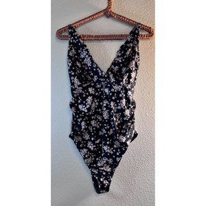 Peek & Beau US 6 Black White Floral One Piece Floral Scallop Swimsuit
